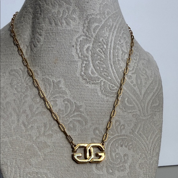 Givenchy 16” authentic Gold tone paper clip Link Necklace